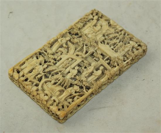 A Chinese export ivory card case, 19th century, 10.7cm